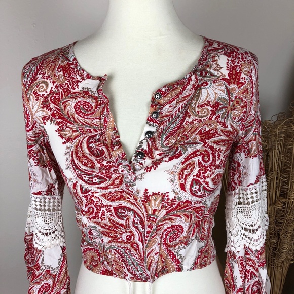 KENDALL & KYLIE Bell Sleeve Crop Top Boho Paisley Red Cream XS - Picture 2 of 8